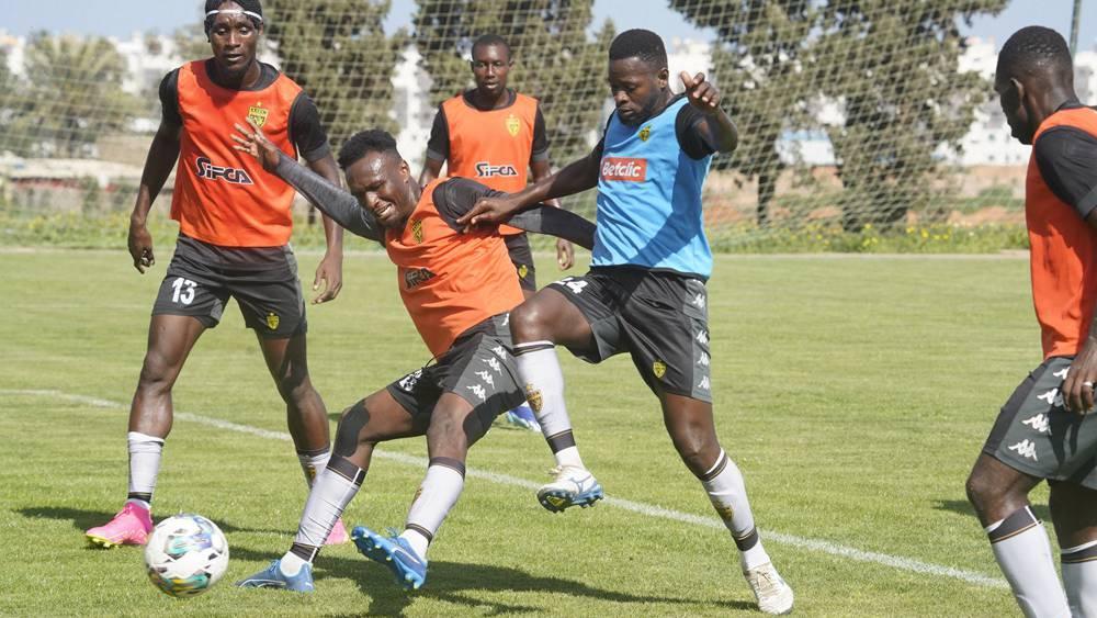 أسيك ميموزا يجري حصة صباحية قبل السفر غدا نحو مراكش تأهبا لمواجهة الوداد الرياضي