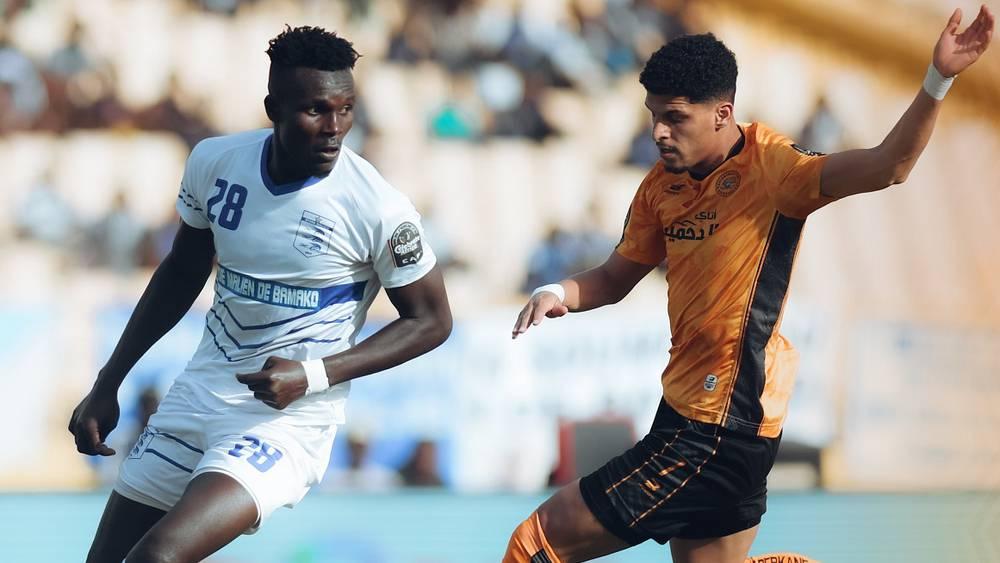 "الكاف" يعين طاقما تحكيميا من مدغشقر لإدارة مباراة نهضة بركان أمام الملعب المالي في كأس الكونفدرالية