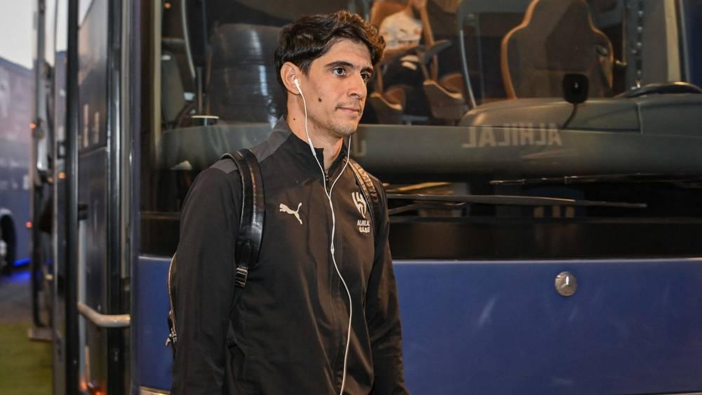 مدرب الهلال يستبعد بونو عن مواجهة الاتحاد من أجل فسح المجال لمشاركة لاعب أجنبي إضافي في المباراة