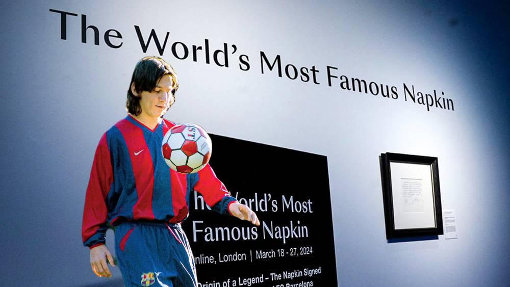 "المنديل" الذي وقع عليه ميسي أول عقد مع برشلونة يطرح للبيع في مزاد