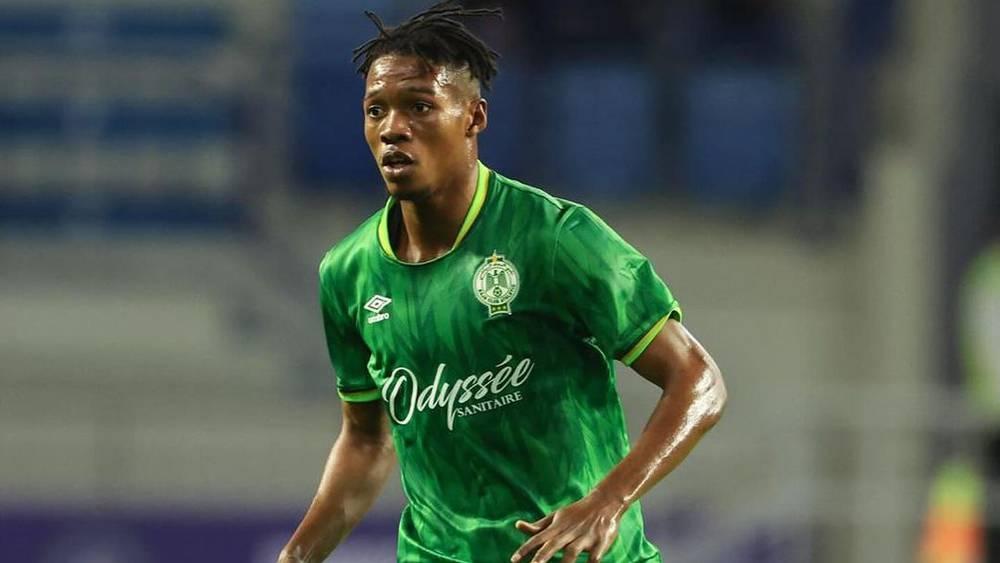 الاتحاد الغيني يستدعي لاعب الرجاء كامارا لتمثيل المنتخب الأولمبي ويطلب من إدارة الفريق السماح له بالسفر يوم 16 مارس