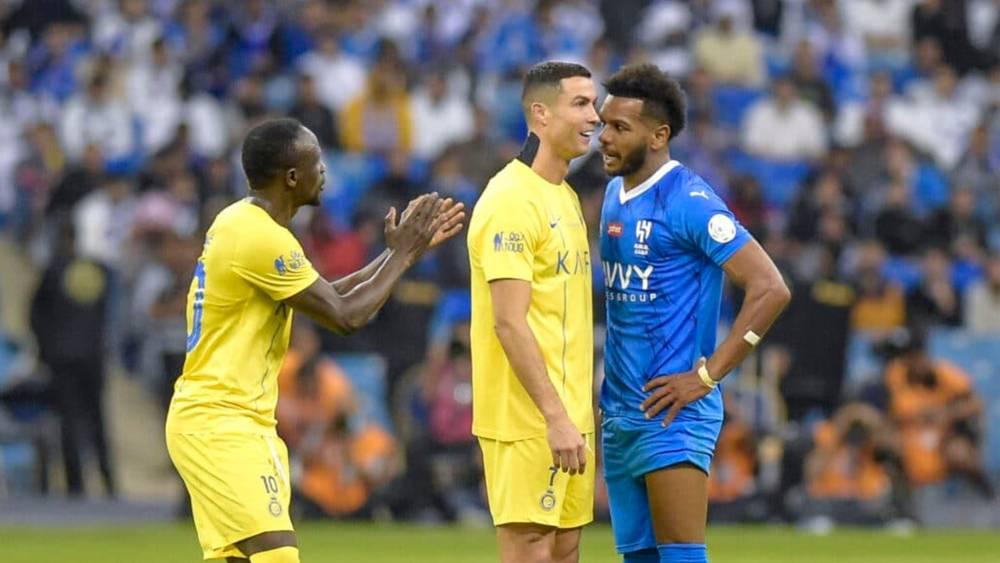 كريستيانو رونالدو "يسخر" من فوز الهلال على الرياض (3-1)