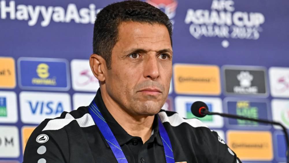 بعد قضاء إجازته في المغرب.. عموتة يعود إلى الأردن ويكشف قائمة "النشامى" لمواجهتي باكستان ضمن تصفيات "مونديال 2026"