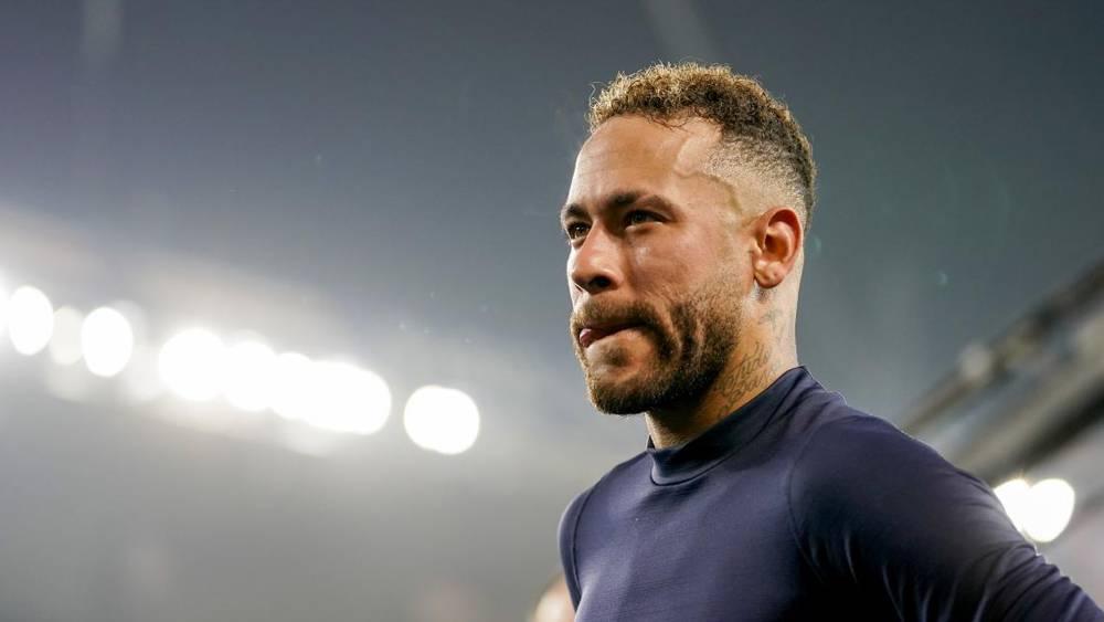 طبيب المنتخب البرازيلي: "نيمار يتطور بشكل جيد في مرحلة تعافيه من الإصابة"