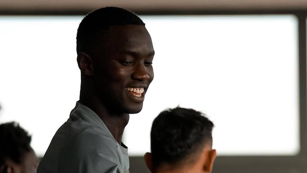 سيسيه يستدعي لاعب نهضة بركان لامين كامارا لوديتي السنغال أمام الغابون والبنين والإصابة تحرمه من الالتحاق بمعسكر منتخب بلاده