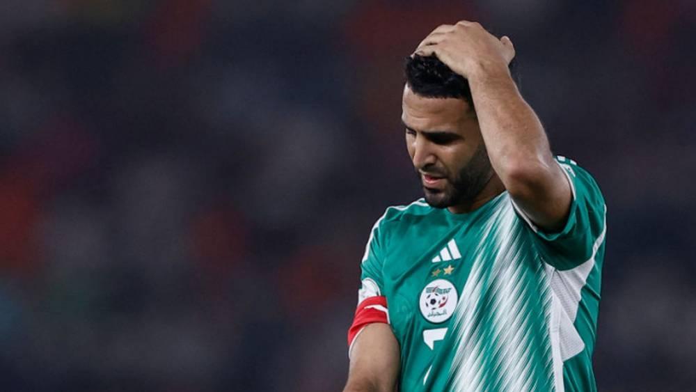 مدرب الجزائر الجديد يستبعد محرز وسليماني وبلايلي وفيغولي ووناس ومبولحي