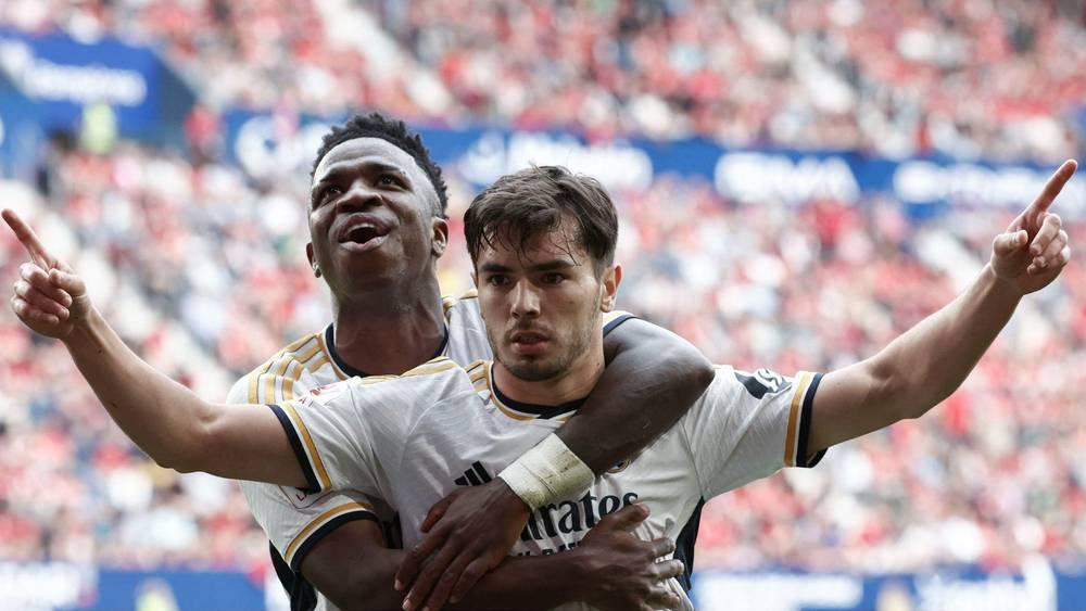 أنشيلوتي: "دياز يستطيع اللعب في جميع المراكز في الهجوم ويتفاهم بشكل جيد مع فينيسيوس"