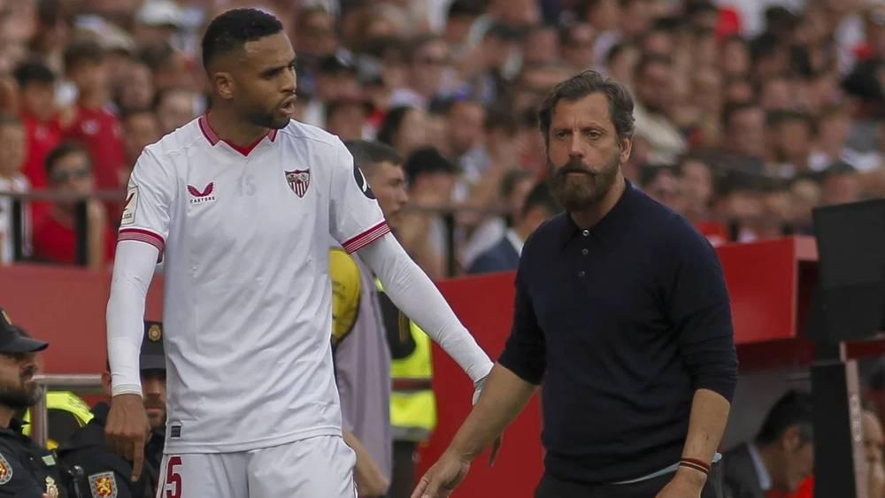 النصيري يدخل في نقاش حاد مع مدربه "كيكي فلوريس" بسبب استبداله ضد سيلتا فيغو