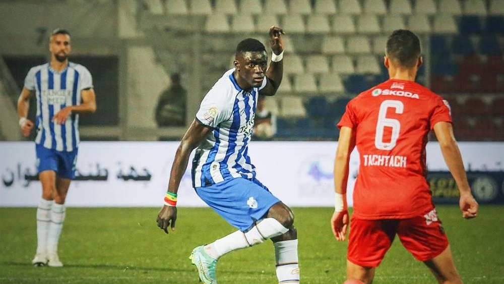 البطولة الاحترافية/ حسنية أكادير يتغلب على مضيفه اتحاد طنجة بهدف في الوقت القاتل (0-1)