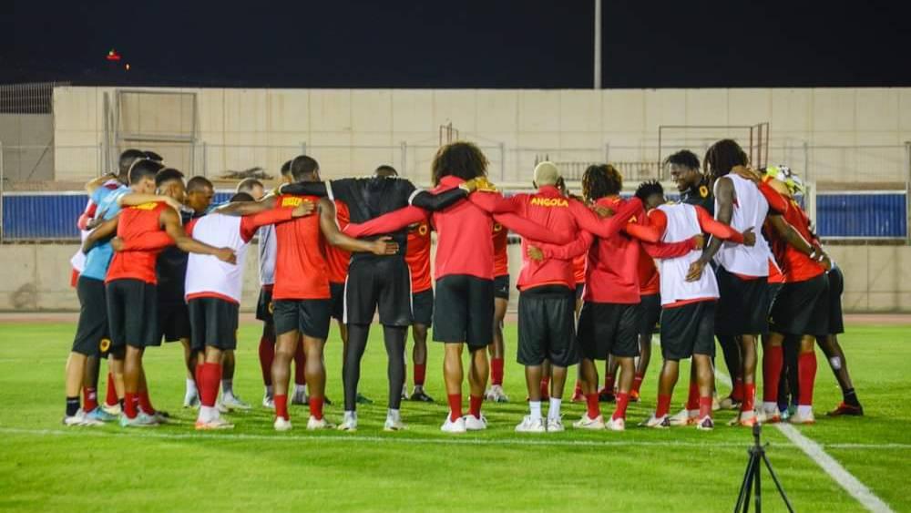 المنتخب الأنغولي يواصل تحضيراته بمدينة أكادير بإجراء حصة صباحية وأخرى مسائية تأهبا لمواجهة المغرب وديا