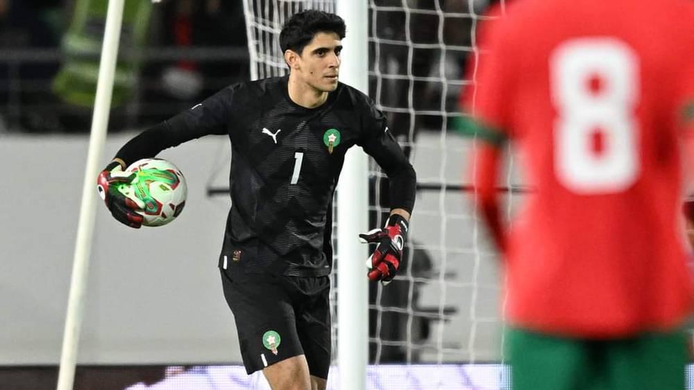 الركراكي: "بونو هو الرقم واحد في المنتخب وحين سنحتاج الحارس رقم 2 أو 3 سنعتمد عليه"