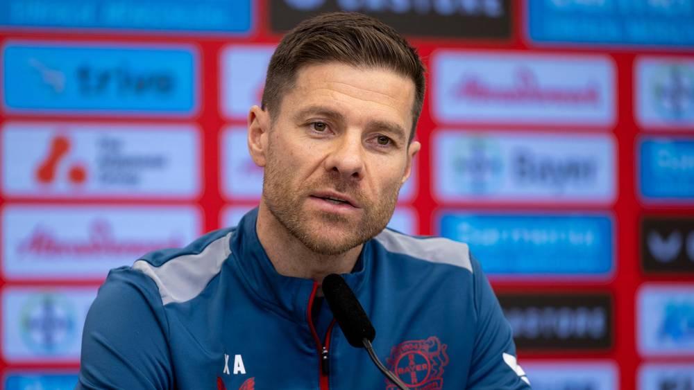 رسميا/ تشابي ألونسو يعلن بقاءه في باير ليفركوزن الموسم القادم