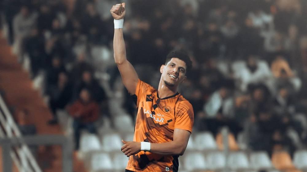 الفحلي لـ"البطولة": "العشب الاصطناعي والطرد صعبا علينا المهمة أمام أبو سليم وسنسعى لحسم التأهل في ملعبنا إيابا"