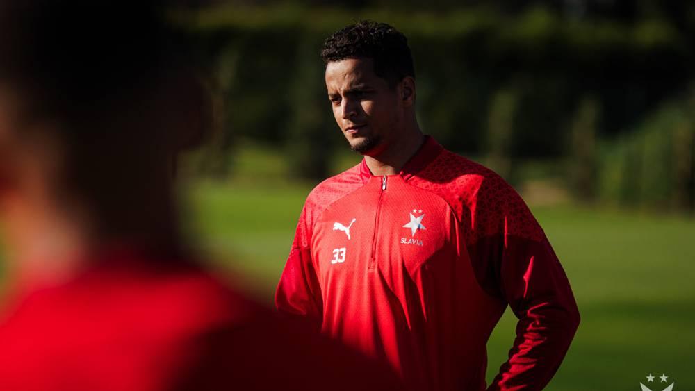 رسميا/ سلافيا براغ التشيكي يفسخ عقد محمد إحاتارن دون خوضه أية دقيقة مع الفريق