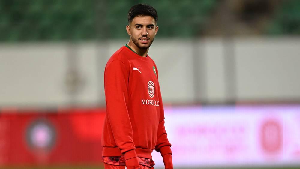 أخوماش: "الأجواء داخل المنتخب المغربي استثنائية.. قضينا أسبوعا كالعائلة وكنا نصلي جماعة في ظروف رمضانية جميلة"