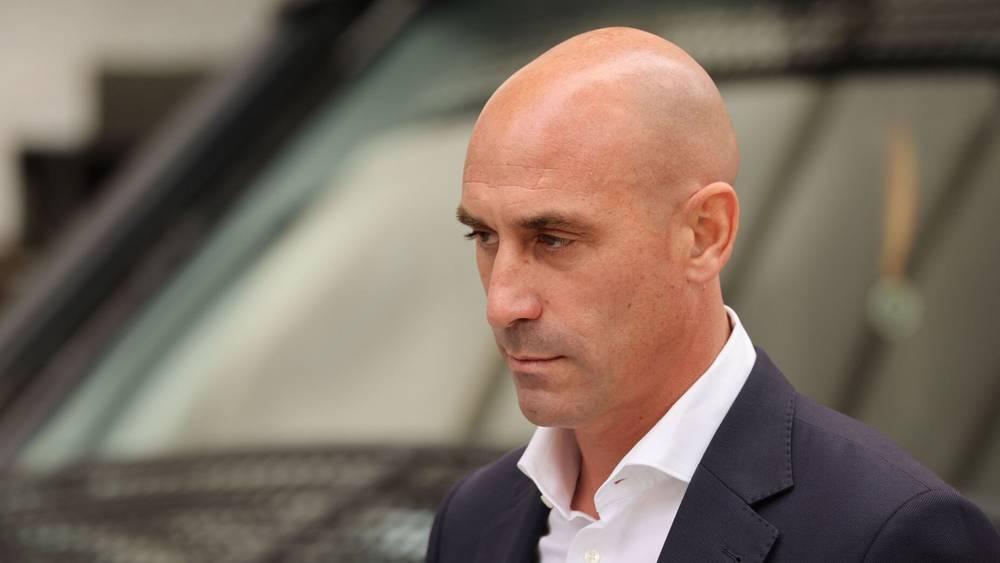 رئيس الاتحاد الإسباني السابق "روبياليس" يواجه اتهامات جديدة بالفساد