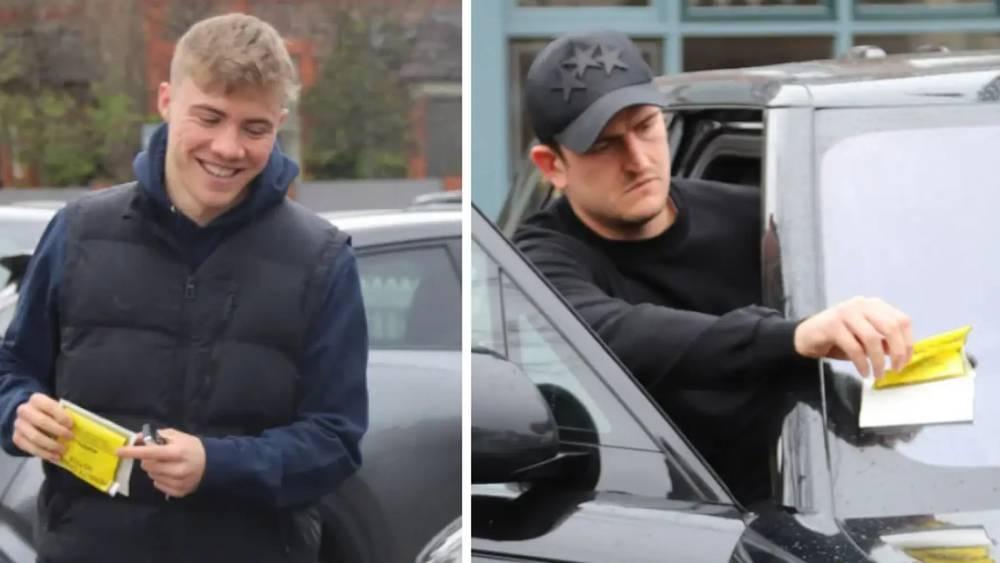 تغريم نجما مانشستر يونايتد "ماغواير" و"هويلوند" بسبب الوقوف الخاطئ