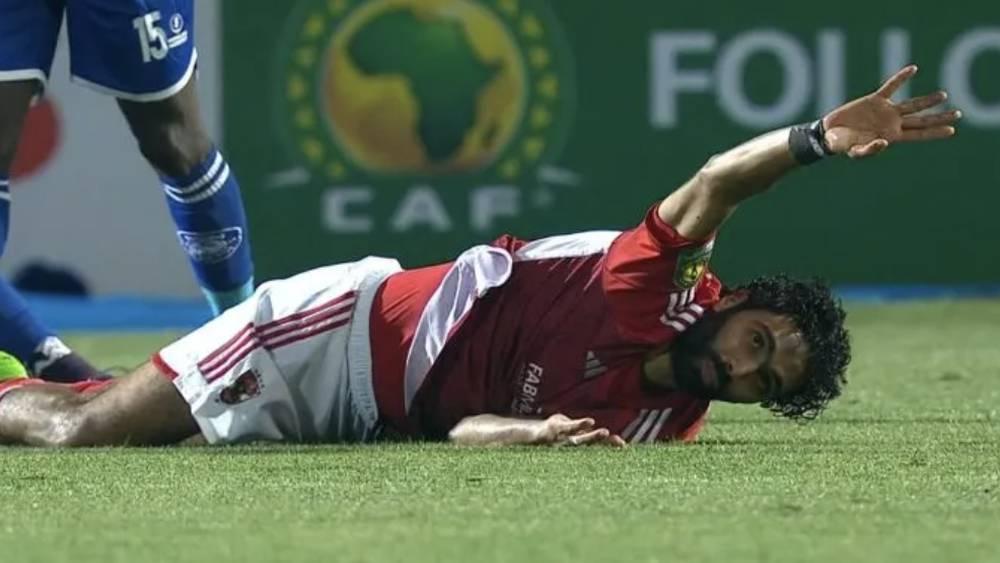 الشحات يعاني تَبِعات إصابته بشرخ  في عظمة الوجه من بينها صعوبة في تناول الطعام ويرقد في المستشفى تحت الرعاية الطبية