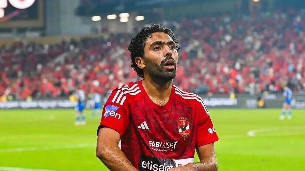 طبيب الأهلي: "الشحات خضع لعملية في عظمة الوجه وسيتم منحه 5 أيام راحة وبعدها يرتدي قناع الوجه"