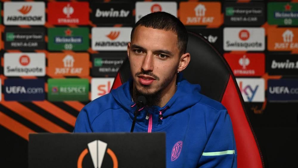 بن ناصر: "الطاقم الفني لميلان ساعدوني كثيرا في رمضان وأشكرهم لأن الوضع ليس كذلك في كل مكان"