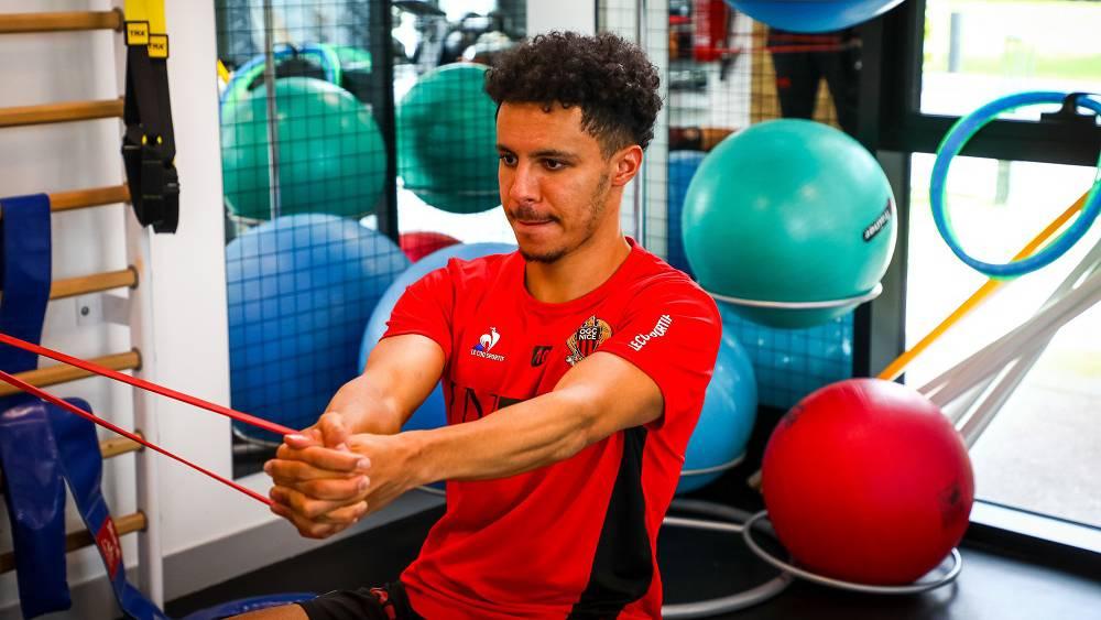 بعد خضوعه لعملية جراحية على مستوى القدم.. ديوب يخوض برنامجا تدريبيا خاصا تمهيدا للعودة إلى الميادين