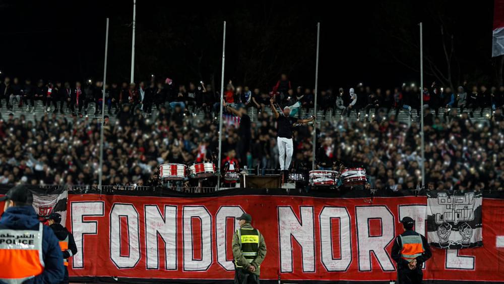 جماهير المغرب التطواني بعد حرمانها من حضور لقاء ا. طنجة: "لا يمكننا أن نغفل خُنوعَ وإذعانَ المكتب المديري أمام هذه "الجريمة" النكراء في حق النادي"