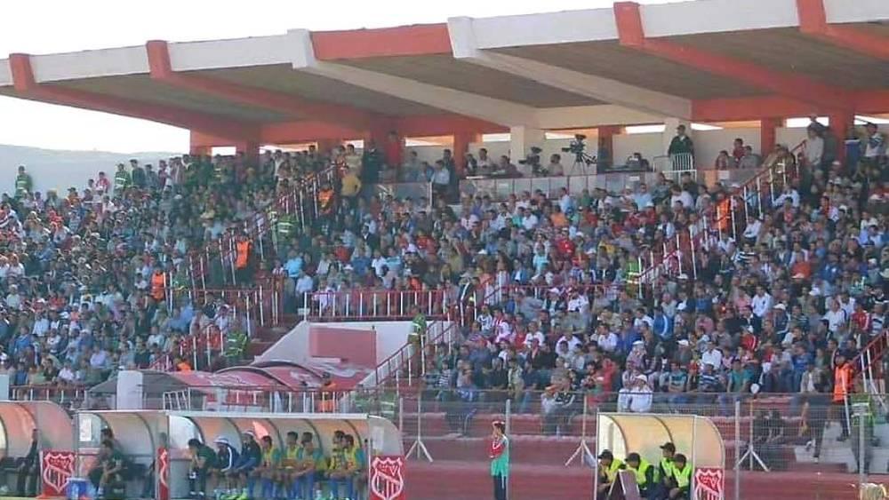 أحداث شغب في مباراة شباب أطلس خنيفرة والدفاع الحسني الجديدي