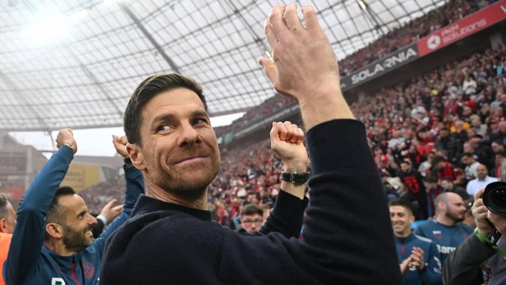 تشابي ألونسو: "الفوز بالدوري الألماني لأول مرة منذ 120 عاما  أمر مُميز للغاية وأنا فخور جدا بالجميع"