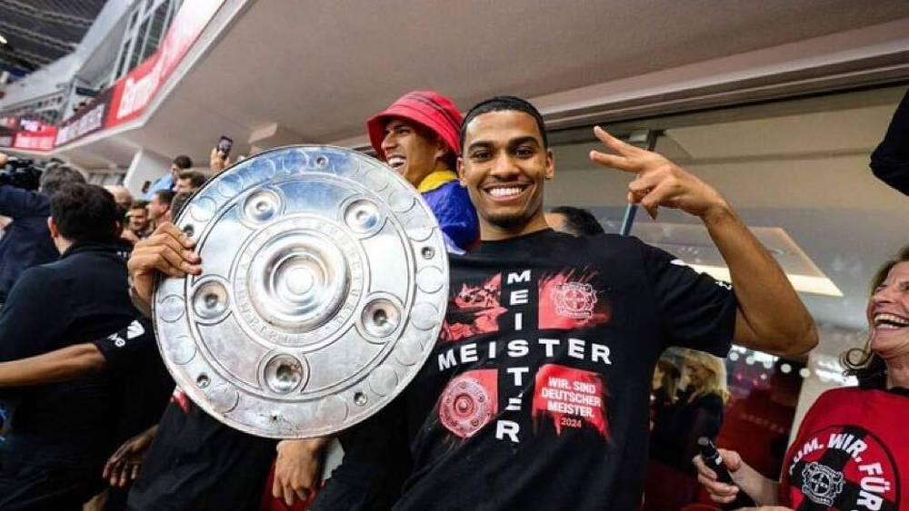 عدلي بعد تتويجه بلقب الدوري الألماني رفقة باير ليفركوزن: "ما فعلناه هذا الموسم أمر استثنائي ونحن سعداء بذلك"