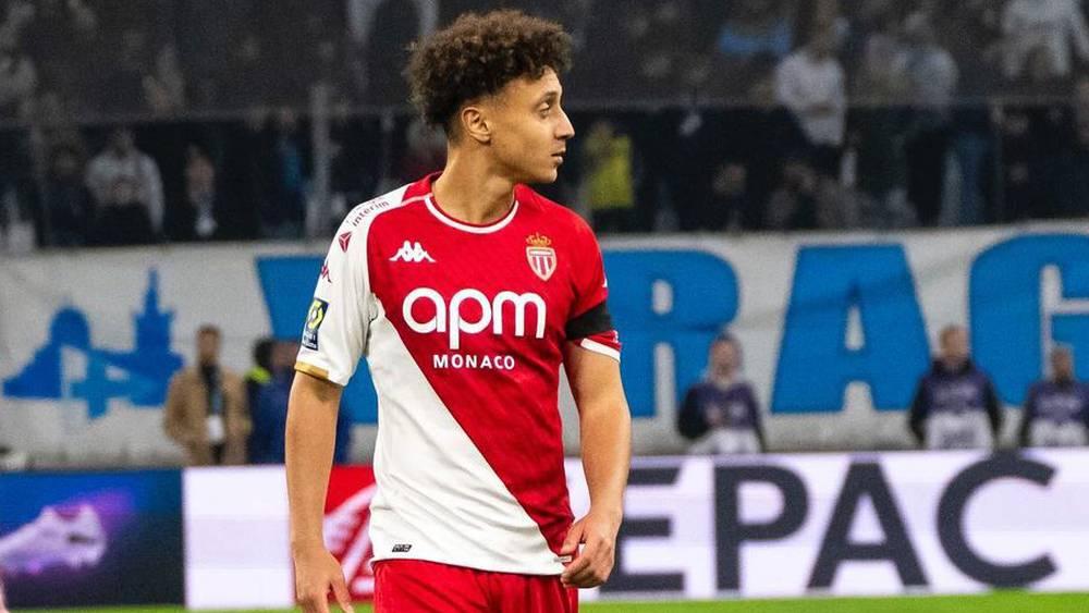 لجنة الانضباط بالرابطة الفرنسية توقف بنصغير لثلاث مباريات بعد طرده في مواجهة بريست