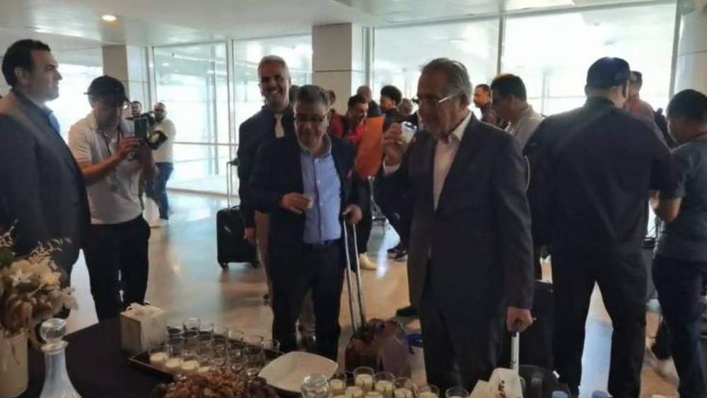 نادي نهضة بركان يستقبل ضيفه اتحاد العاصمة بـ"الورود" و"التمر والحليب"