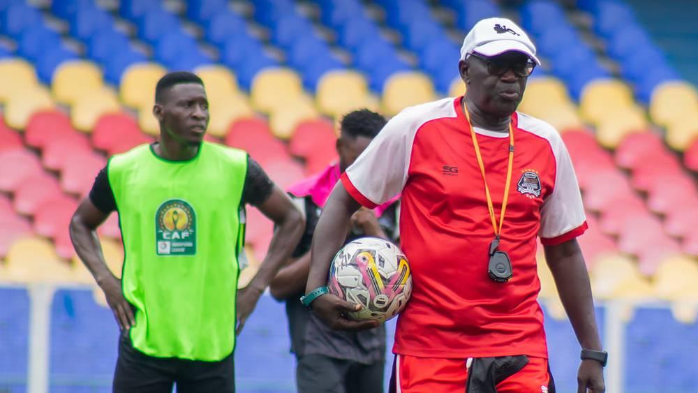 مدرب مازيمبي: "الحكم كان متحيزا للأهلي وكان يدير اللقاء لصالحه وإذا أردنا أن نتقدم في قارة أفريقيا يجب أن تكون هناك الحيادية"