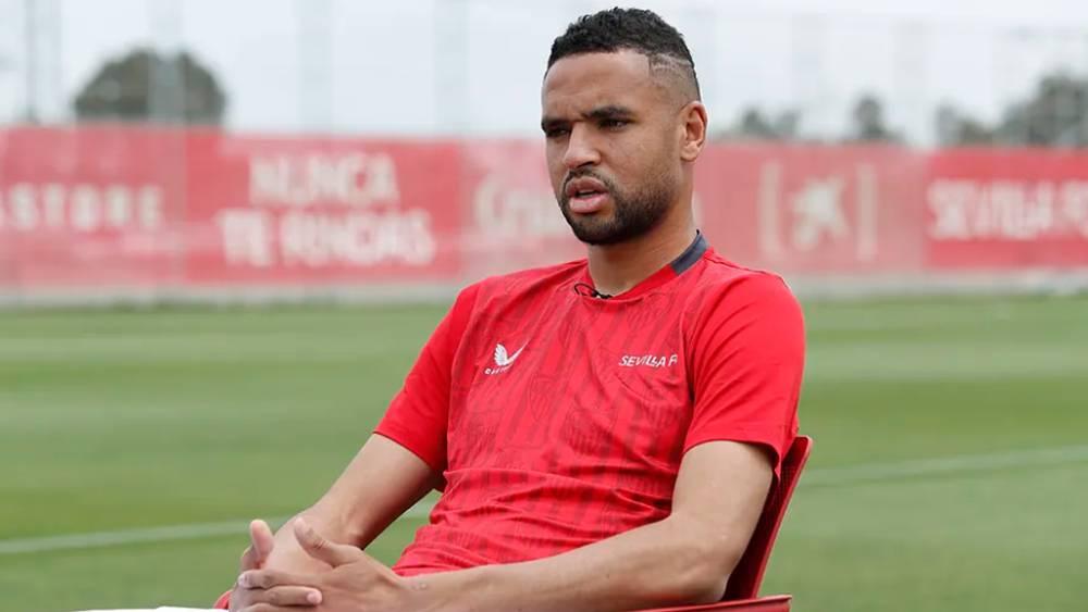 النصيري عن مستقبله: "حاليا لا أفكر في أي شيء وما أريده هو أن أحظى بعام جيد وأن أبقى مرفوع الرأس في إشبيلية"