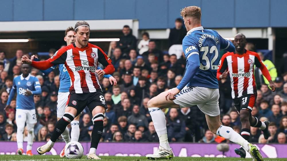 رسميا/ إيفرتون وبرينتفورد يضمنان البقاء في الدوري الإنجليزي الممتاز