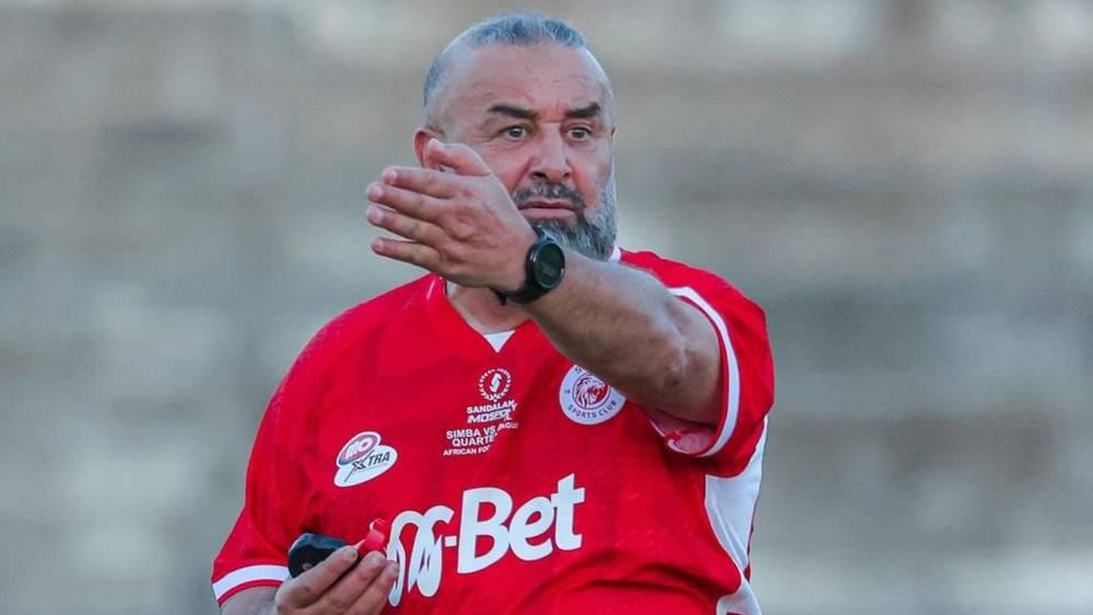 رسميا/ سيمبا التنزاني يعلن فسخ تعاقده مع المدرب الجزائري بنشيخة