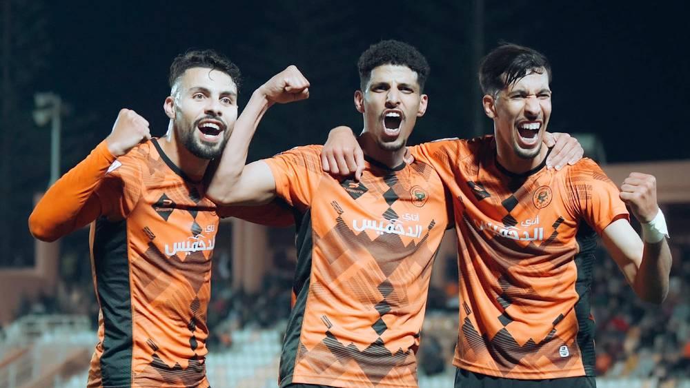 الجامعة تُهنئ نهضة بركان بعد تأهله إلى نهائي كأس الكونفدرالية عقب انسحاب ا. العاصمة ذهابا وإيابا