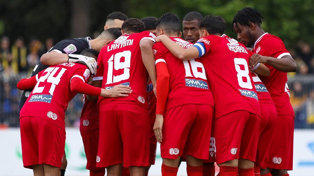 إدارة الوداد تفاوض بعض لاعبي الفريق لتمديد عقودهم وأسماء عديدة مرشحة لمغادرة الفريق بنهاية الموسم