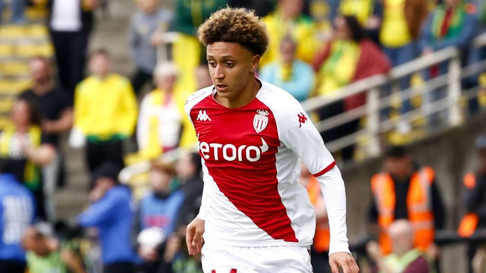 بنصغير مرشح لجائزة أفضل لاعب واعد في الدوري الفرنسي موسم 2024/2023