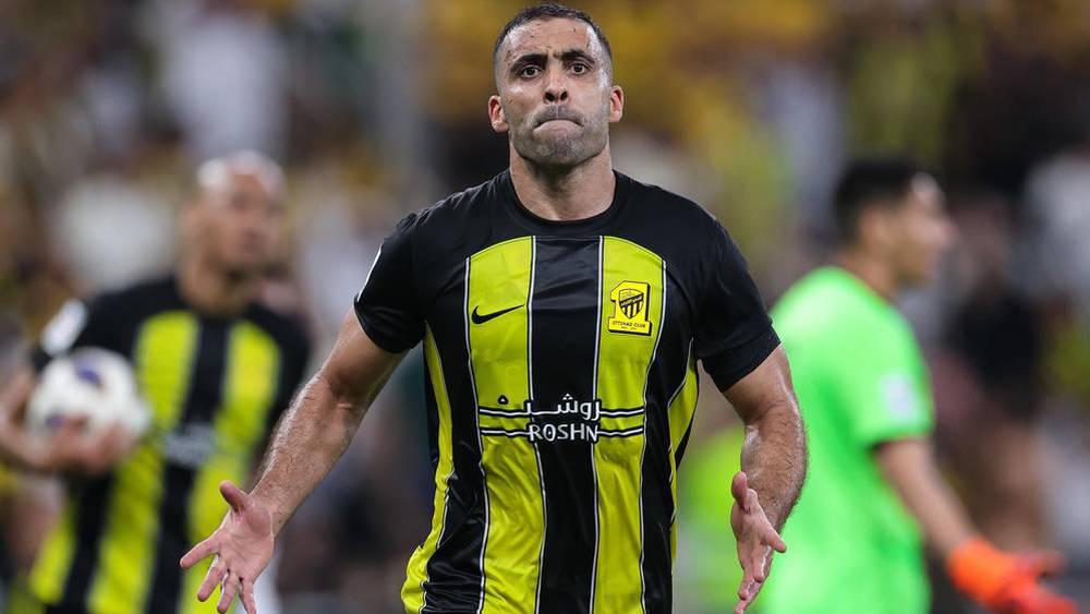 لجنة الانضباط تعاقب حمد الله بسبب غيابه عن منطقة المقابلات الإعلامية بعد مباراة الهلال