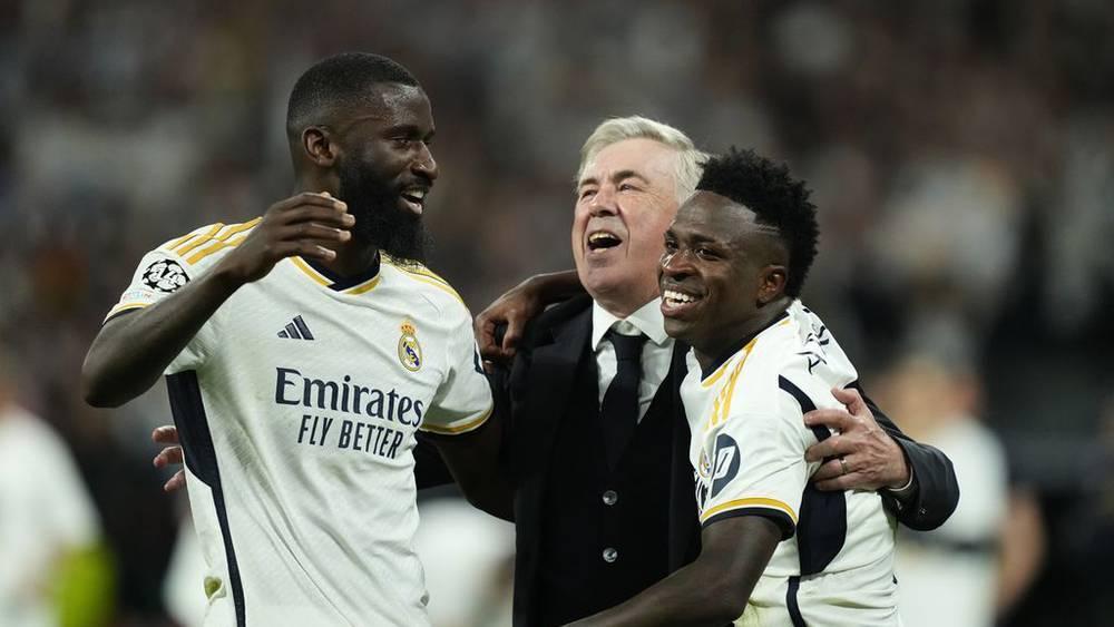 أنشيلوتي: "أعتقد أن فينيسيوس جونيور قريب من الفوز بالكرة الذهبية"