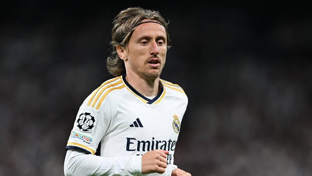 مع اقتراب نهاية عقده مع الريال.. مودريتش يرغب بالبقاء في "البيرنابيو" ويقبل بلعب "دور ثانوي"