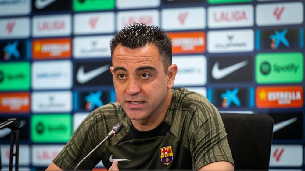 تشافي: "من الصعب التنافس ضد ريال مدريد وعلى جماهير برشلونة أن تفهم بأن وضعنا مُعقد للغاية"