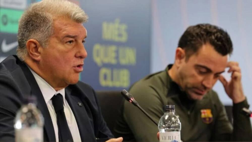 ماركا: "لابورتا غاضب من تشافي ومصرّ على إقالته وينوي التعاقد مع الألماني فليك خلفاً له"