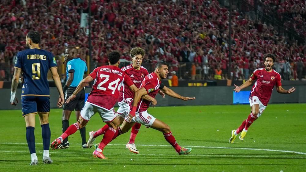 الأهلي المصري يتوج بلقب دوري أبطال أفريقيا للمرة الـ12 في تاريخه بعد فوزه على الترجي التونسي (1-0)