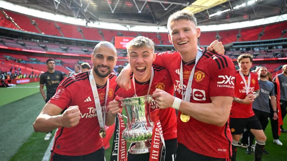 أمرابط: "البقاء في مانشستر يونايتد هو خيار بالنسبة لي"