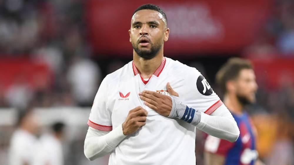 النصيري يحظى باهتمام أندية سعودية وإنجليزية وإشبيلية منفتح على رحيل اللاعب