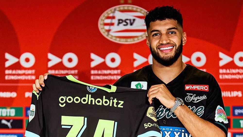 رسميا/ إسماعيل الصيباري يجدد عقده مع بي إس في آيندهوفن لغاية 2029
