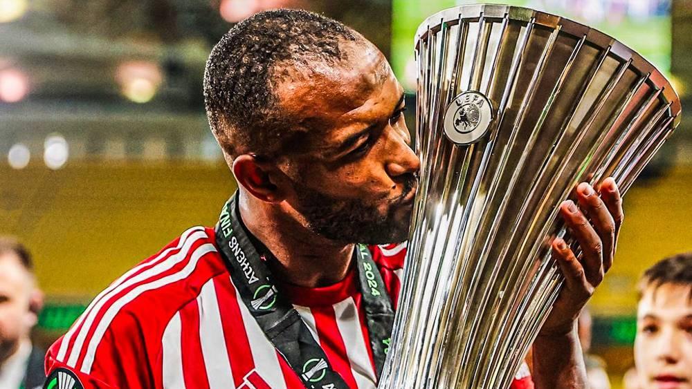 أيوب الكعبي يتوج بجائزة "أفضل لاعب" في دوري المؤتمر الأوروبي في نسخة 2023-2024