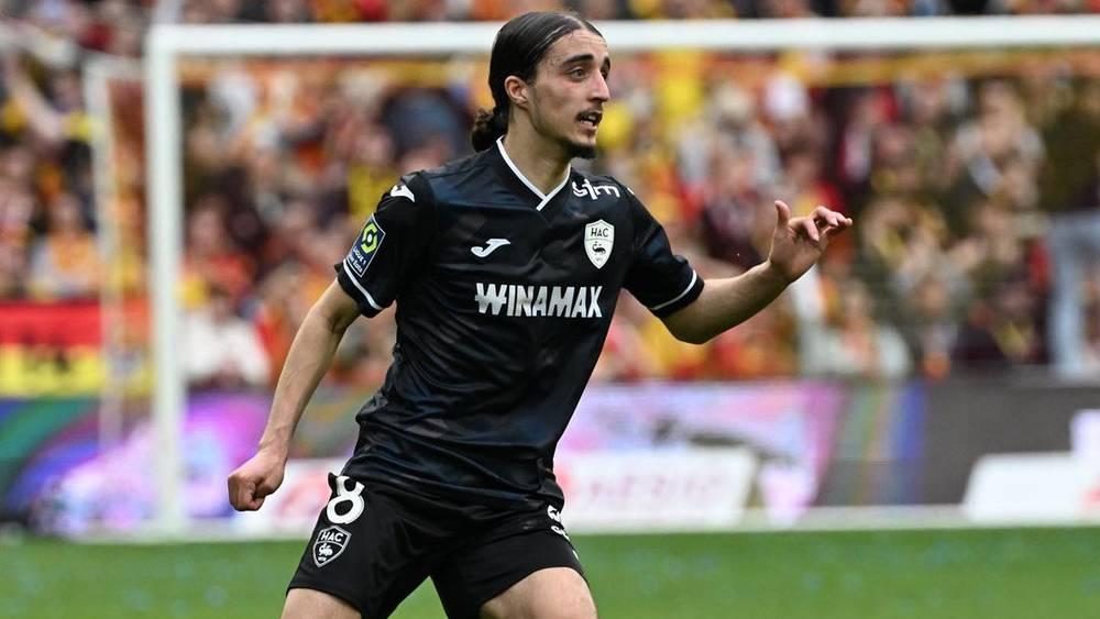 ياسين كشطة حاضر في قائمة المرشحين لنيل جائزة أفضل لاعب واعد في "الليغ 1" لموسم 2023-2024