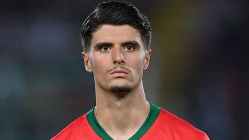 الركراكي: "العزوزي لاعب المستقبل ولم أتفاجأ من مستواه أمام زامبيا"